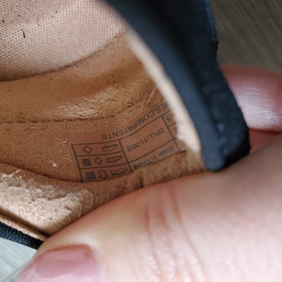 Vionic Slip On Sneaker 8 Kimmie Black Leather Perforated Casual Orthotic Classic - Picture 6 of 13